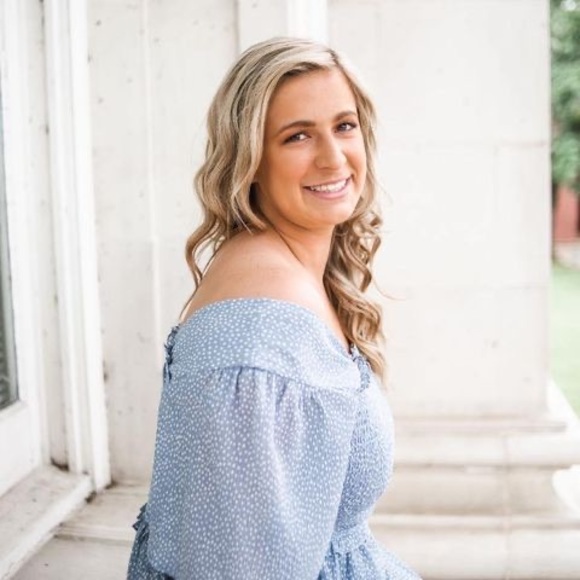 Meet your Posher, Ashlee - Picture 1 of 1